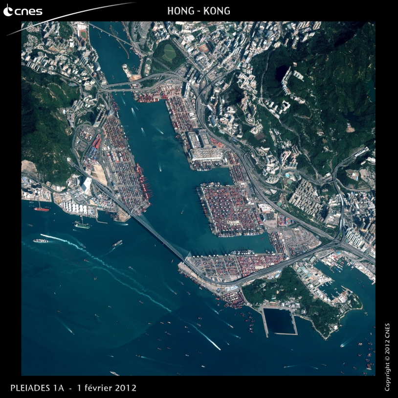 Hong-Kong vu par le satellite Pléiades 1A : des buildings, des containers et des navires…